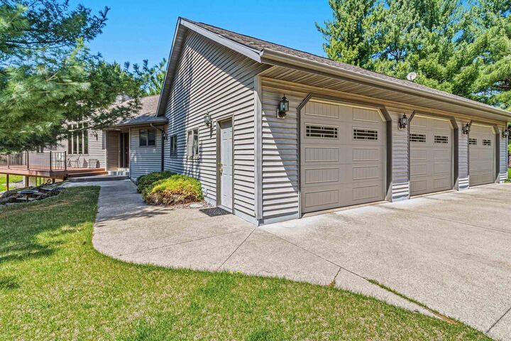 Property Photo:  E4564 East Sherwood Drive  WI 53588 