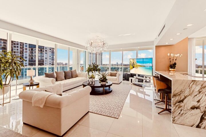 Property Photo:  2127 Brickell Ave 1505  FL 33129 