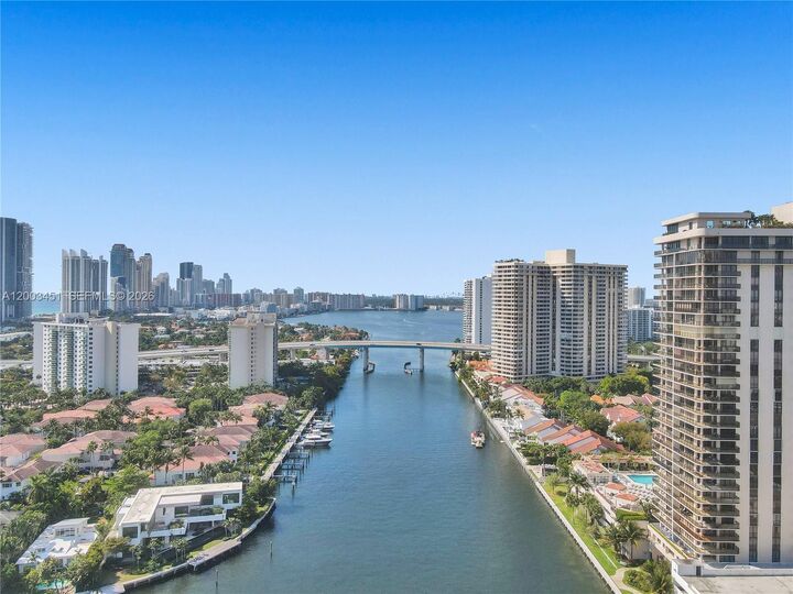 Property Photo:  19667 Turnberry Way 9B  FL 33180 