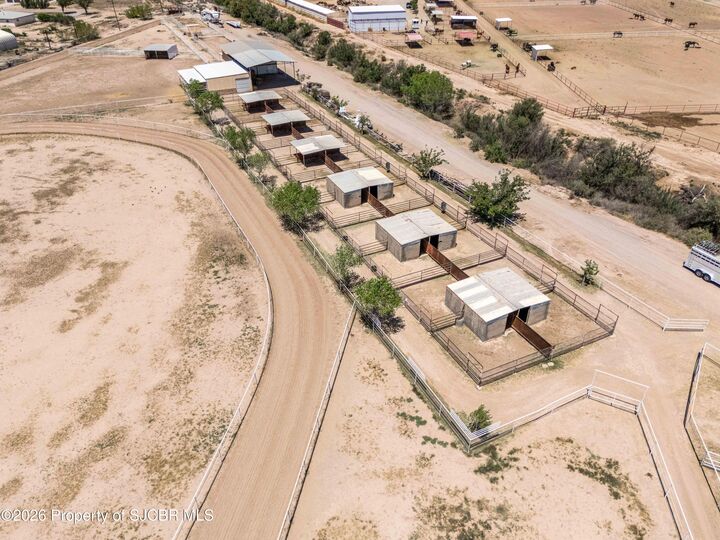 Property Photo:  