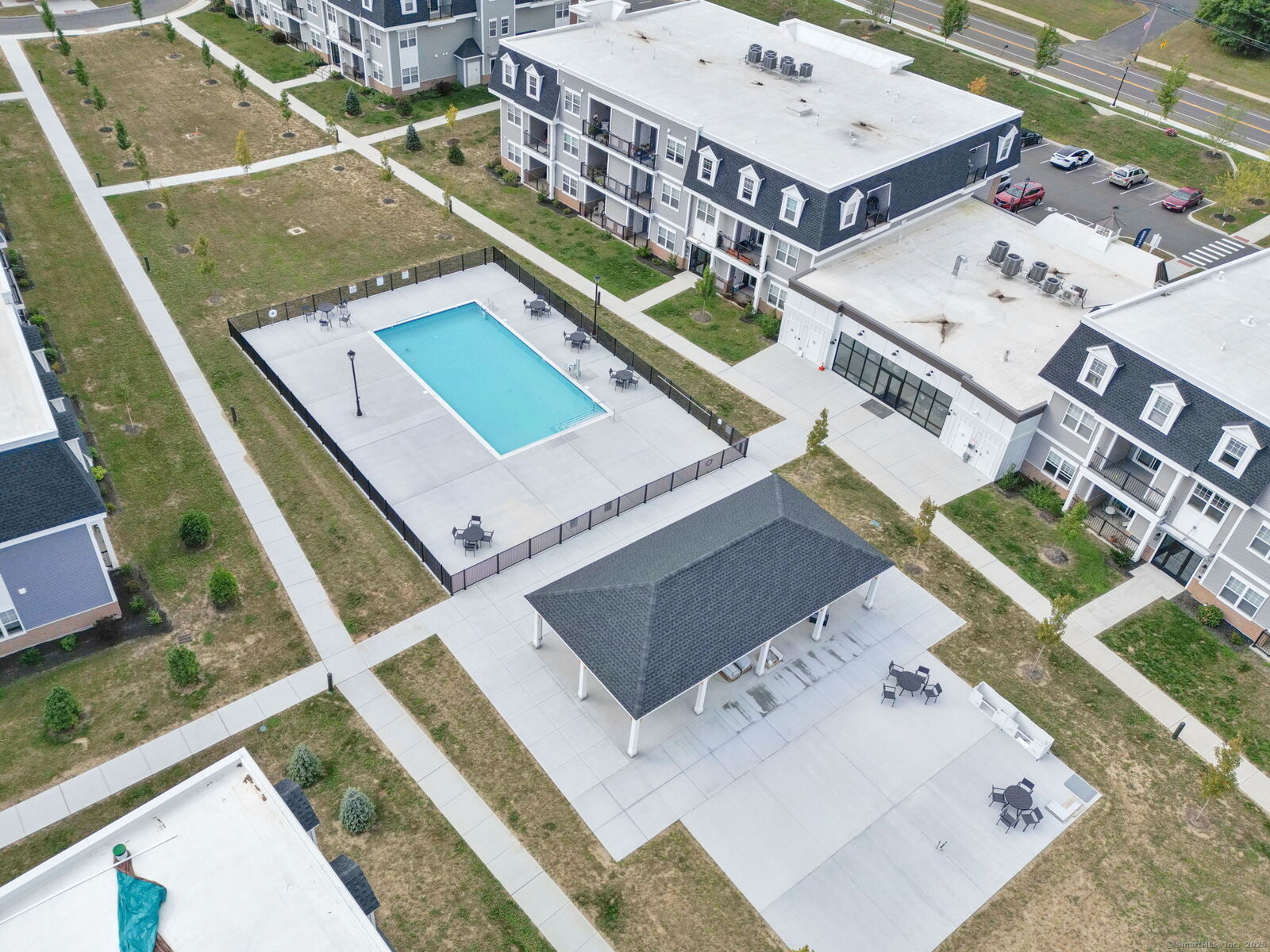 Property Photo:  280 Salmon Brook Street 7307  CT 06035 