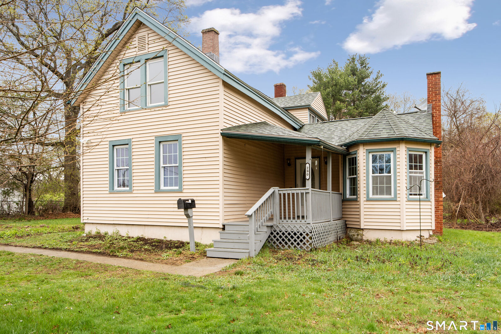 Property Photo:  290 Forest Street  CT 06118 