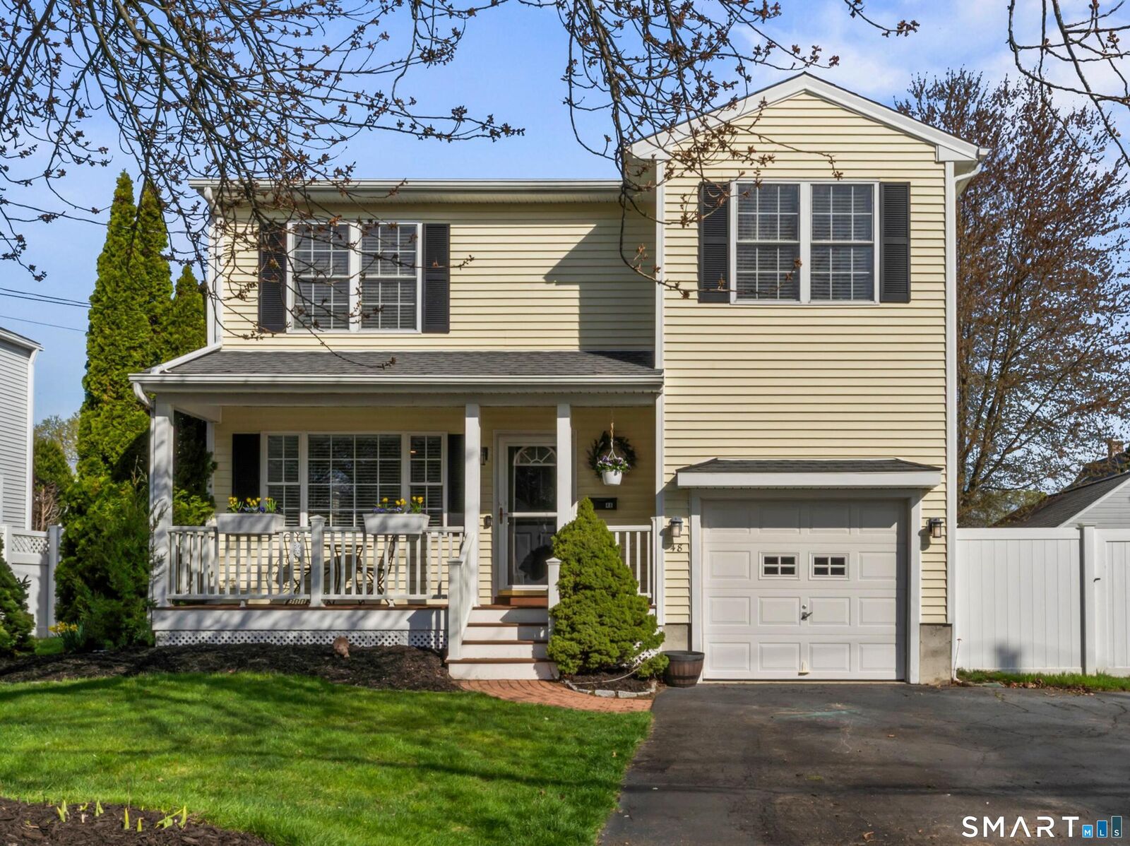 Property Photo:  48 Meritine Avenue  CT 06614 