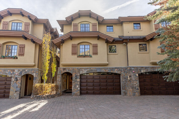 Property Photo:  221 Picabo Street  ID 83340 