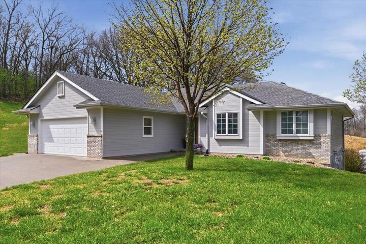 Property Photo:  409 Louise  Avenue  IA 51534 