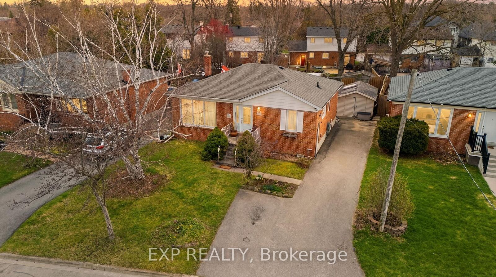 Property Photo:  36 Shelley Street  ON L7G 3W9 