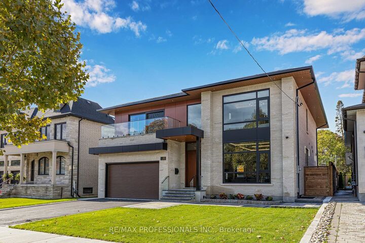 Property Photo: 122 Ashbourne Drive ON M9B 4H8