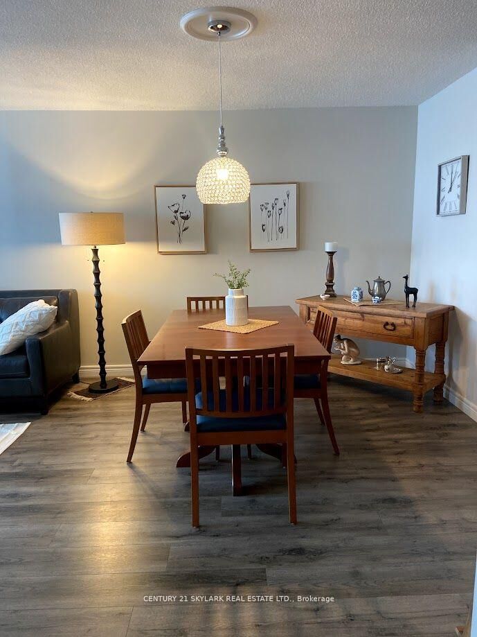 Property Photo: 8 Lisa Street 706 ON L6Y 3V1