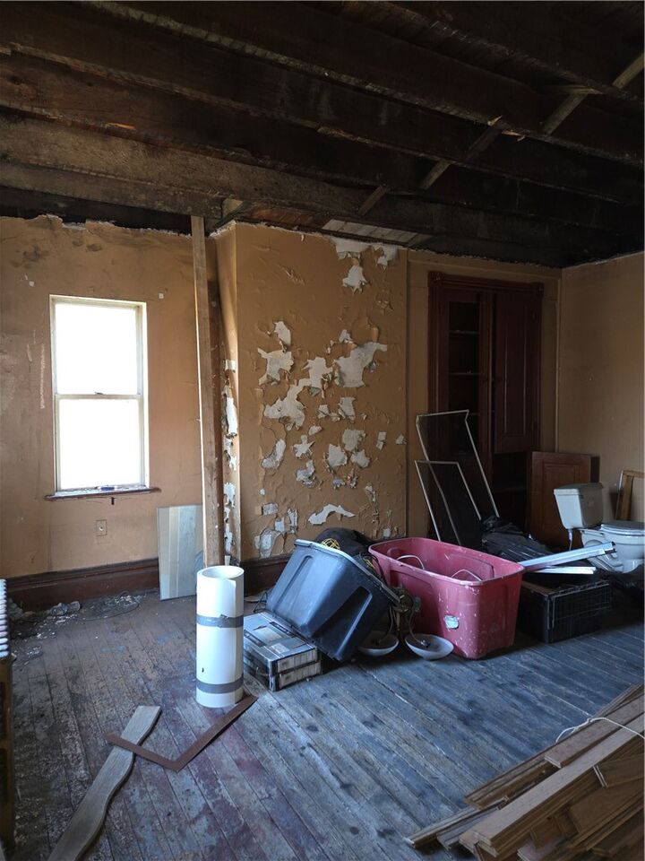 Property Photo:  1109 Jones Ave  PA 15104 