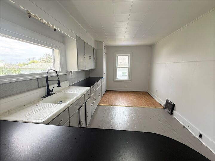 Property Photo: 358 Russell St PA 16146