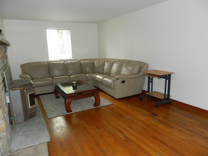 Property Photo:  131 Wise Ln  PA 15209 