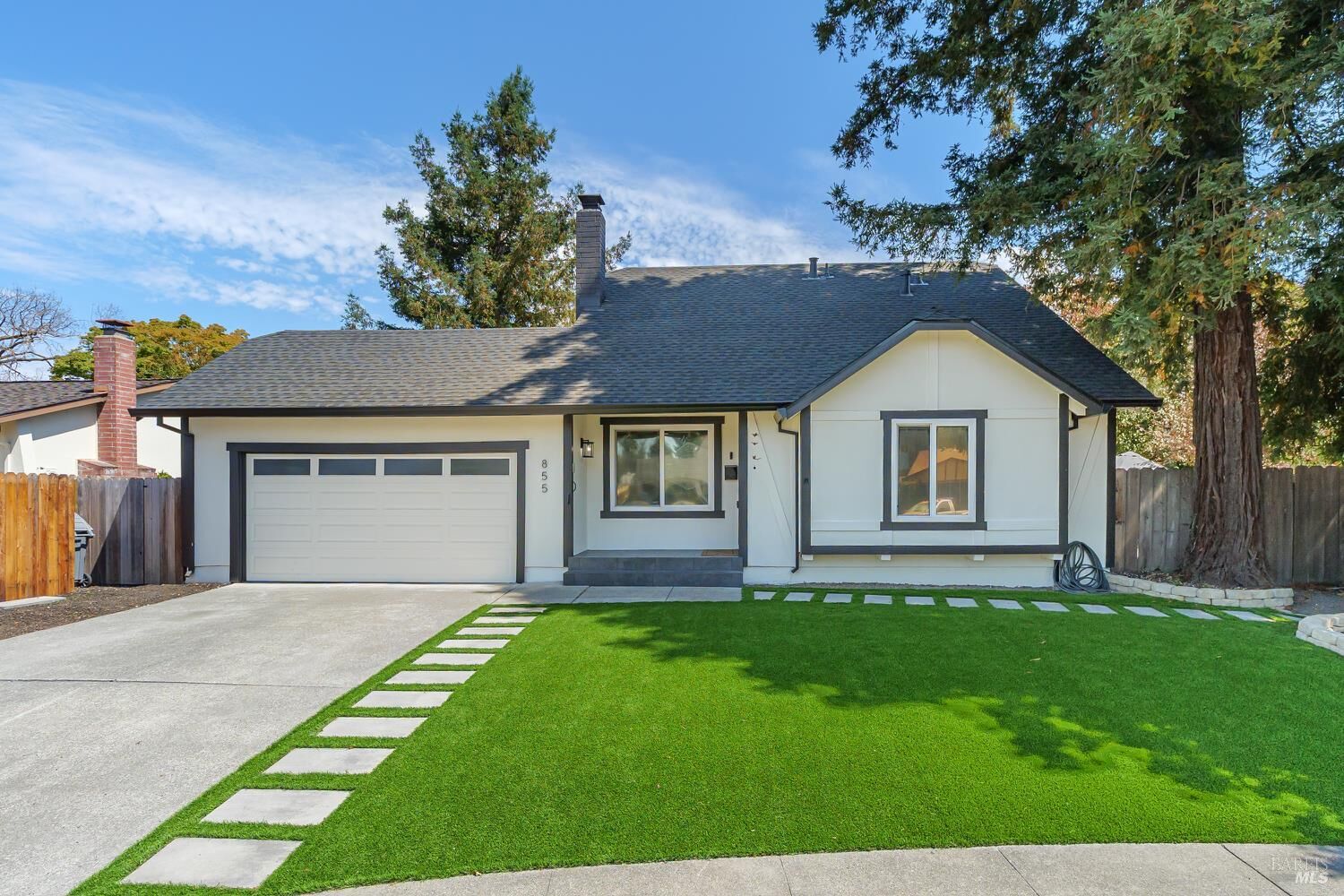 Property Photo:  855 Garden Court  CA 94954 