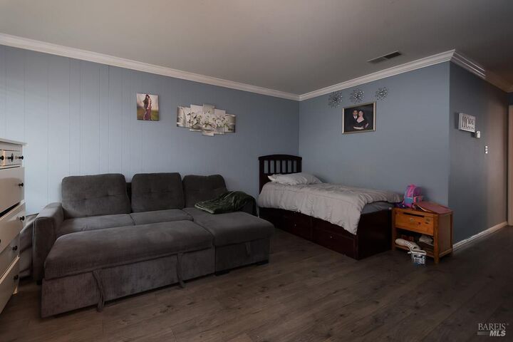 Property Photo:  22 Fairfax Street E  CA 94901 