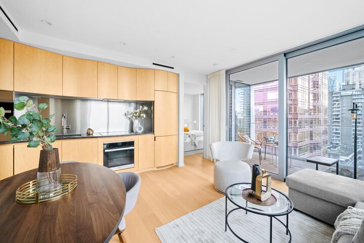 Property Photo: 1568 Alberni Street 1504 BC V6G 0E3