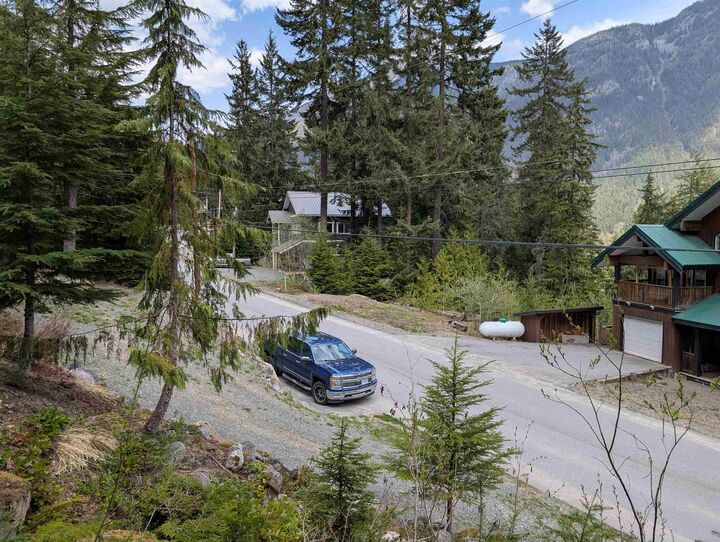 Property Photo: 14891 Parkview Avenue BC V0X 1L5