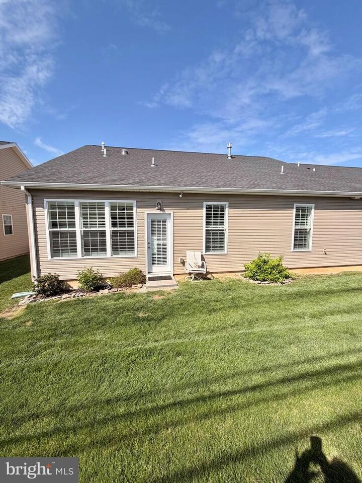 Property Photo:  415 Hawthorn Lane 3  PA 17331 