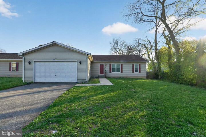 Property Photo:  108 4th Avenue  DE 19720 