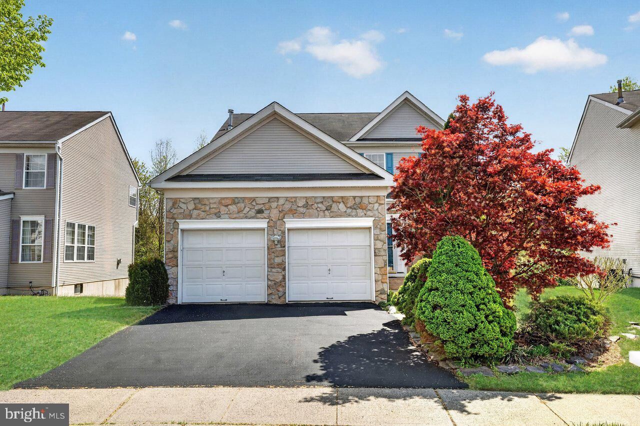 Property Photo:  8 Fountayne Lane  NJ 08648 