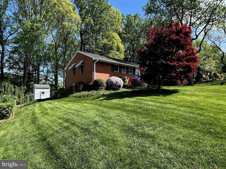 Property Photo:  7608 Hamlet Street  VA 22151 