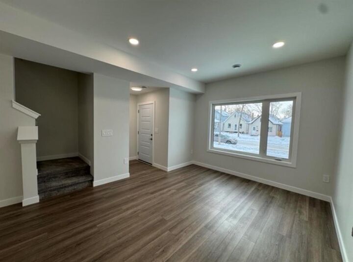 Property Photo:  49 Lansdowne Avenue  MB R2W 0G1 