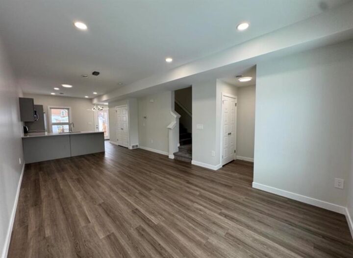 Property Photo:  51 Lansdowne Avenue  MB R2W 0G1 