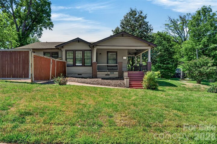 Property Photo:  405 Walnut Avenue  NC 28208 