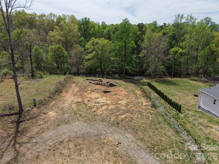 Property Photo:  16 Creston Circle 16  NC 28214 