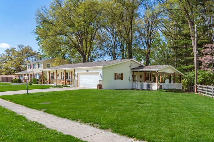 Property Photo:  4892 Fairway Oaks Drive  OH 43213 