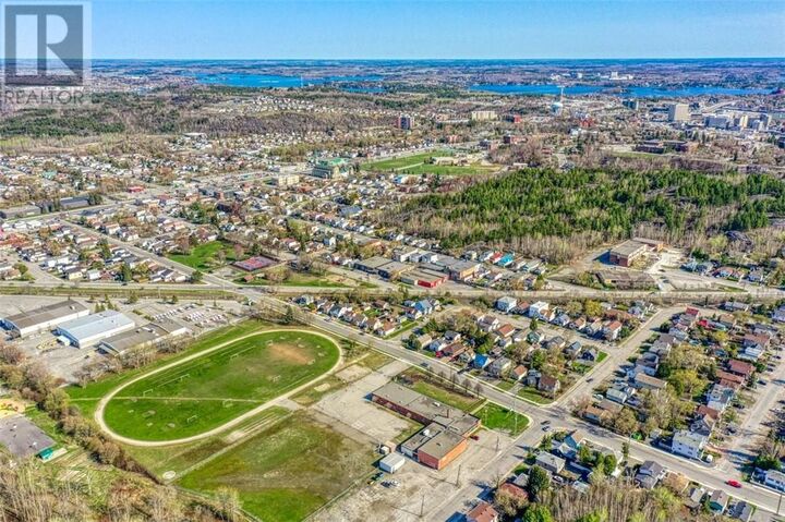 Photo de la propriété:  593 Bruce Avenue  ON P3C 5C2 