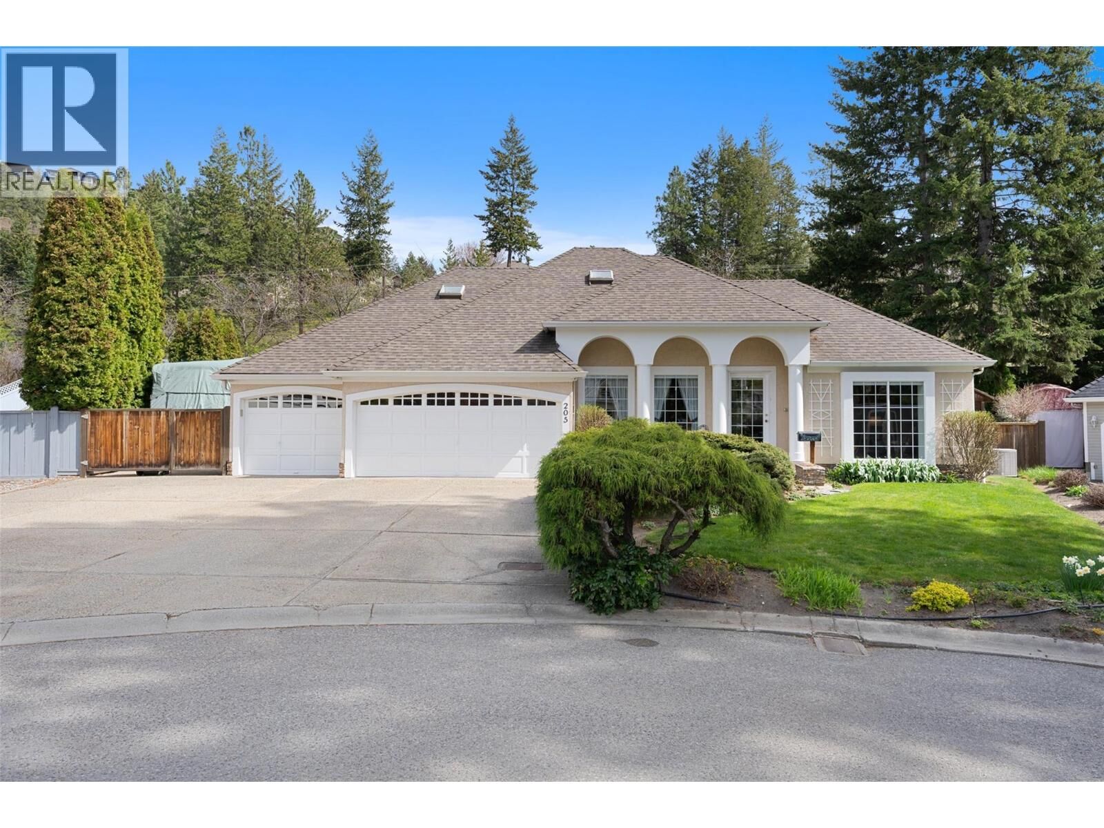Property Photo: 205 Merlin Court BC V1V 1N2
