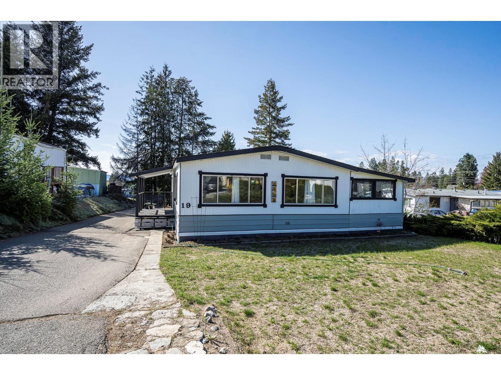 Property Photo: 3535 McCulloch Road 19 BC V1W 4R8