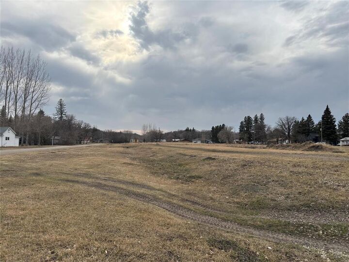 Photo de la propriété:  2 Front Street  MB R0K 1R0 