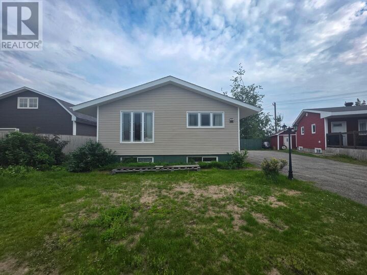 800 Balsam Crescent — photo 1