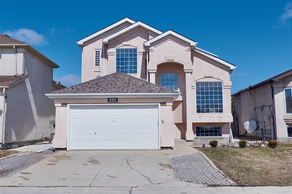Photo de la propriété:  203 Bairdmore Boulevard  MB R3T 6A4 