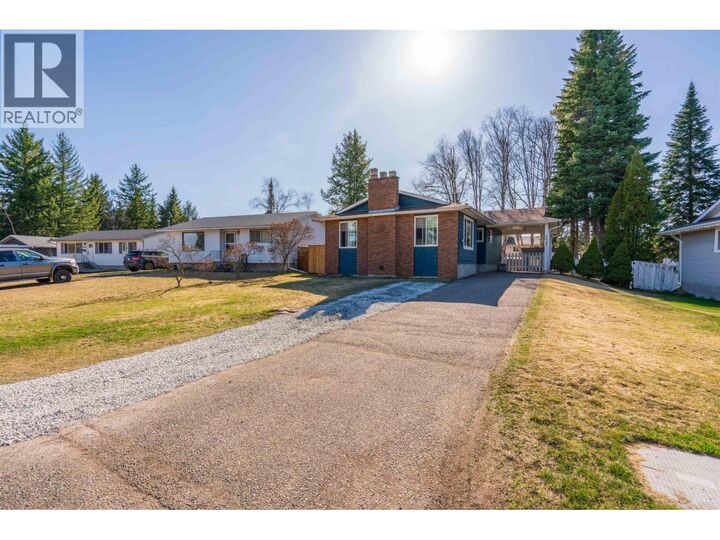 Photo de la propriété:  7703 McMaster Crescent  BC V2N 3L3 