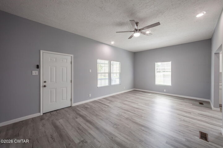Property Photo: 237 Oak Street TN 38301