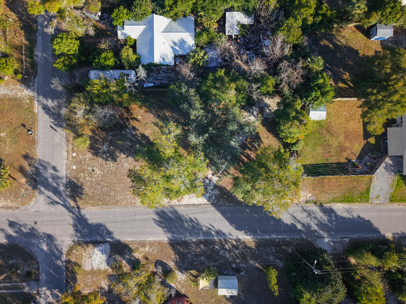 Property Photo:  1433 W 10th Court  FL 32401 