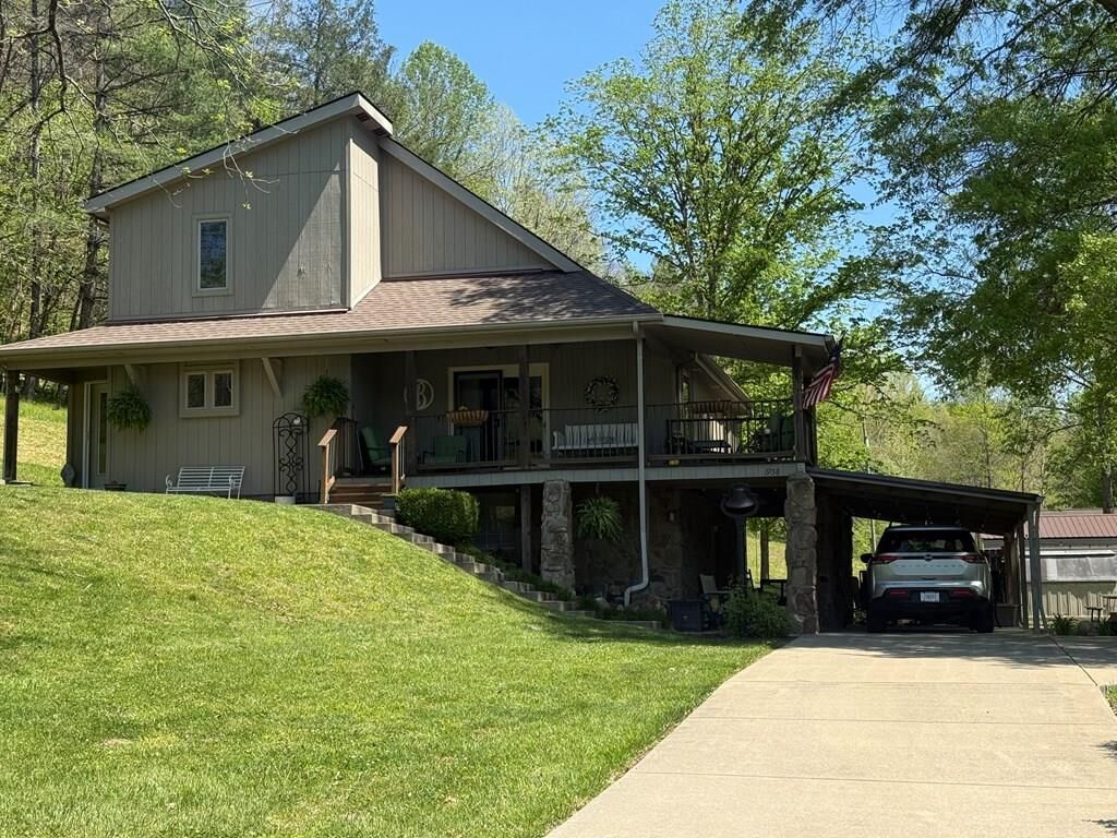 Property Photo:  1958 Kentucky Rt. 172  KY 41256 