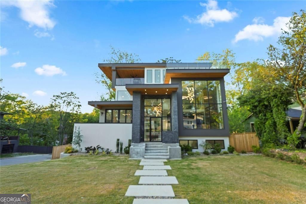 Property Photo: 1625 Emerald Avenue SW GA 30310