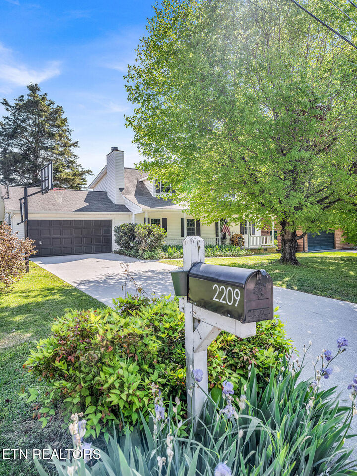 Property Photo:  2209 Orchard Meade Lane  TN 37923 