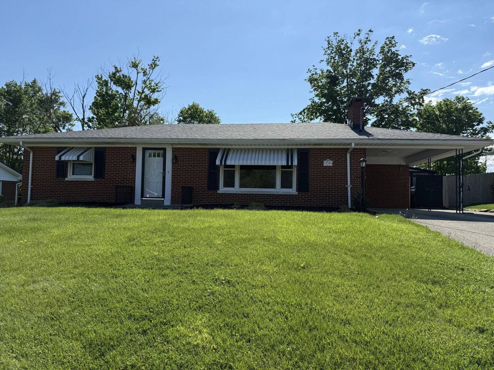 Property Photo:  219 Stratford Drive  KY 40475 