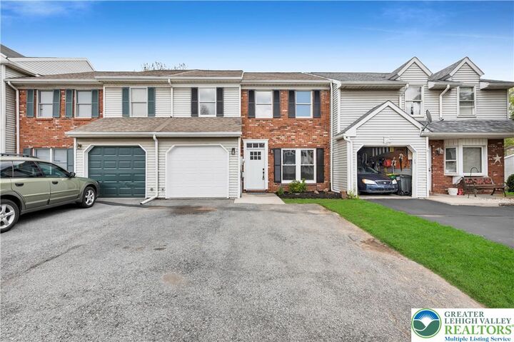 Property Photo:  121 Brookfield Drive  PA 18062 