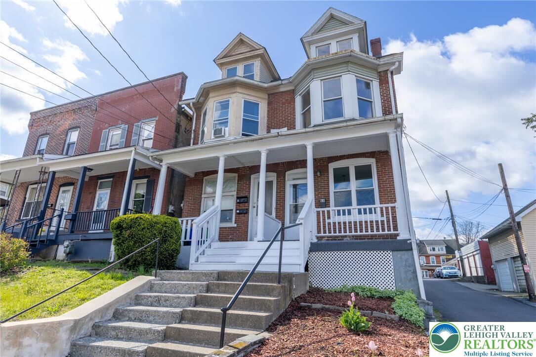 Property Photo:  69 W Union Boulevard  PA 18018 