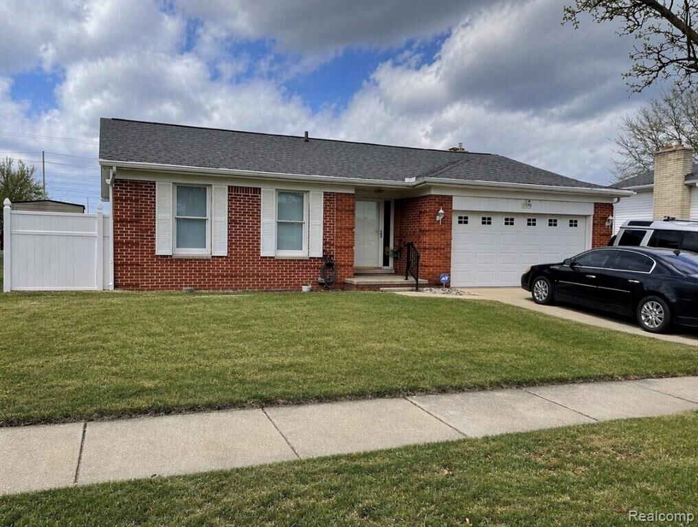 Property Photo: 18590 Blakely Drive MI 48183 4402