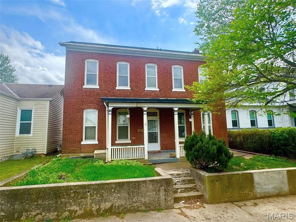 Property Photo:  608 Adams  IL 62301 