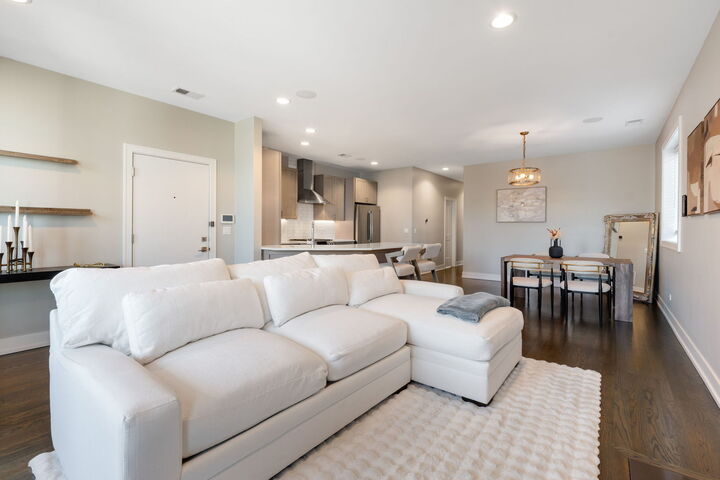Property Photo:  3140 N Elston Avenue 2N  IL 60618 