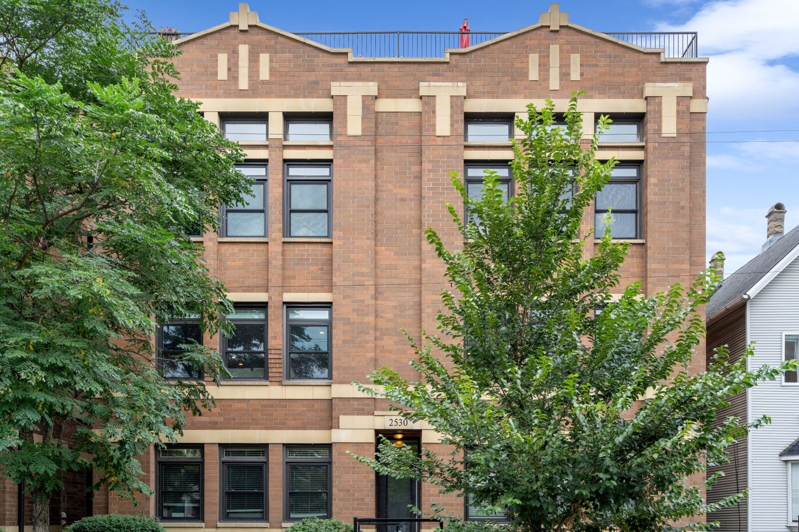 Property Photo:  2530 N Ashland Avenue 3S  IL 60614 