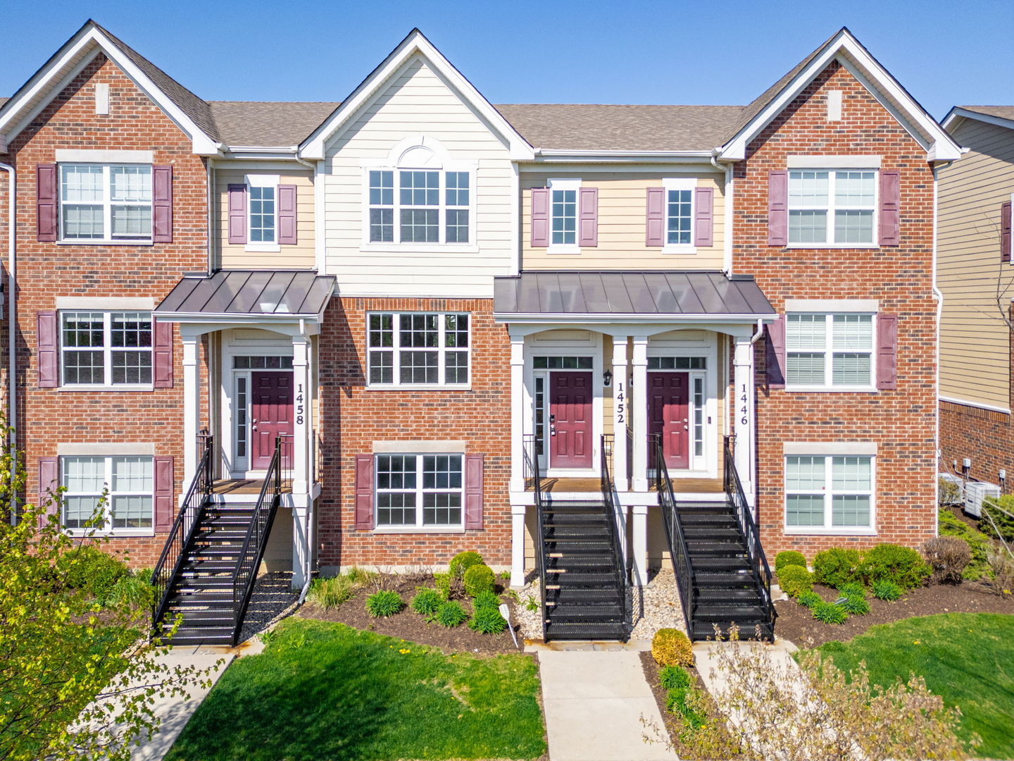 Property Photo:  1452 Lakeridge Court  IL 60060 
