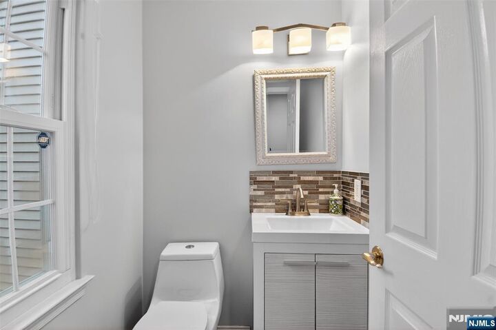 Property Photo:  75 Washington Court  NJ 07082 