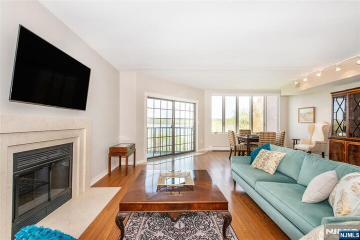 Property Photo:  1360 Hamburg Turnpike 402  NJ 07470 